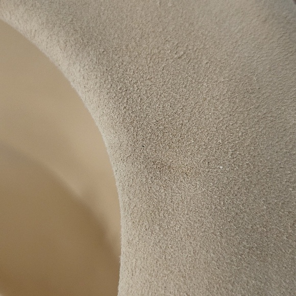 566- Salone Monet Anita Nude Suede Heels Women’s Size 11M NWT w/ Box - Picture 16 of 16